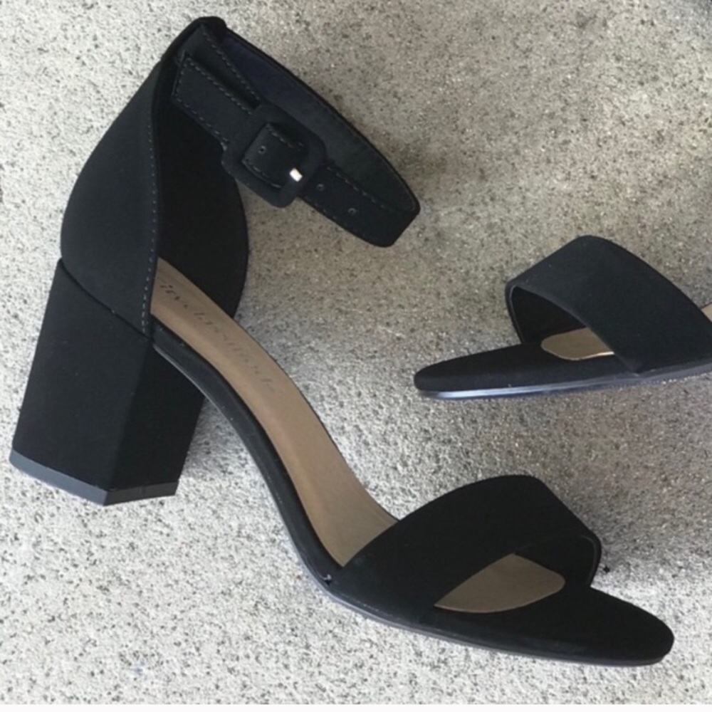 CUTE 2.5 INCH SANDAL HEEL